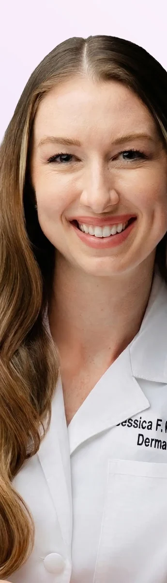 Crème cou GoPure présentée par une dermatologue